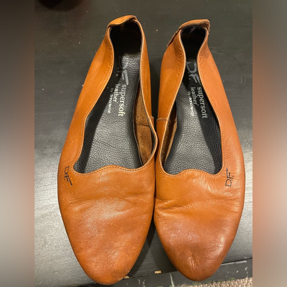 Flat shoes tan Diana Ferrari